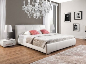 Białe łóżka tapicerowane i drewniane